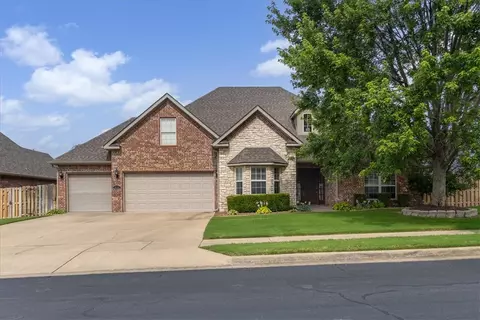 3900 SW Stonefield St, Bentonville, AR 72712