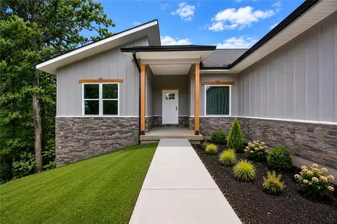 2 Grier Ln, Bella Vista, AR 72715