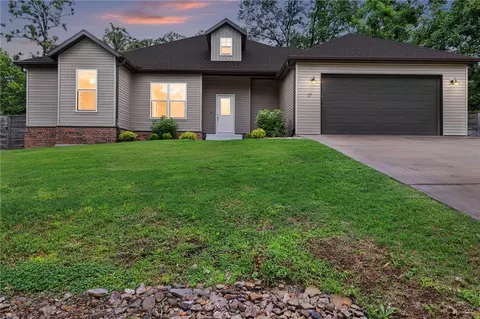 17 Worth Pl, Bella Vista, AR 72715