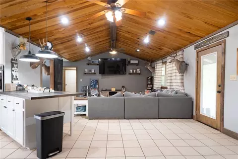 Entry Way - Undisclosed, Scranton, AR 72863 photo 3 of 3