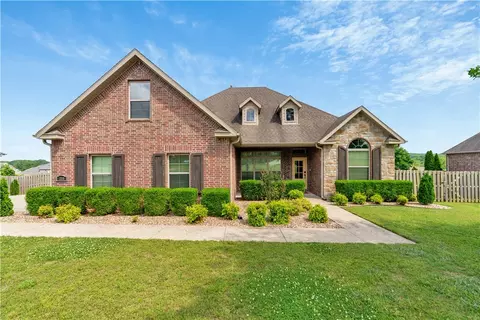 2235 Riverwater Ln, Fayetteville, AR 72703