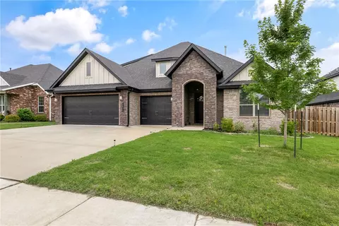 Exterior - 1411 Ocean Dr, Centerton, AR 72719 photo 3 of 6