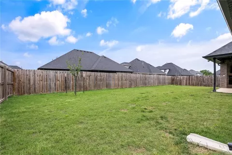 Exterior - 1411 Ocean Dr, Centerton, AR 72719 photo 5 of 6