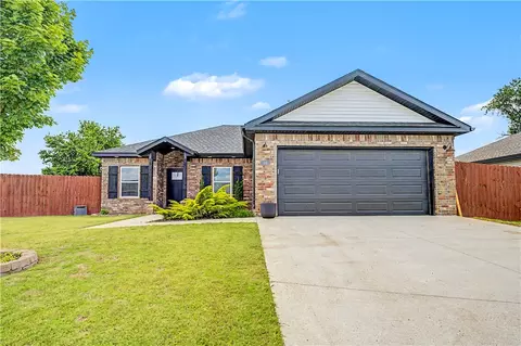 1141 Riverside Dr, Bentonville, AR 72713