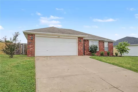 6608 Springwood St, Bentonville, AR 72713