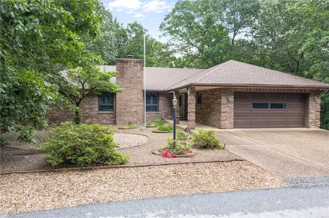 3 Islay Cir, Bella Vista, AR 72715