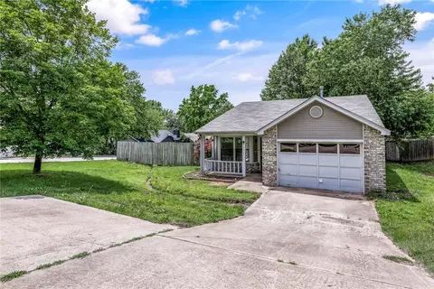 4031 Old Missouri Rd, Fayetteville, AR 72703