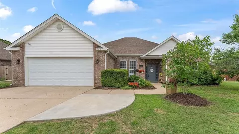 1207 SW Willow Bend Ave, Bentonville, AR 72713