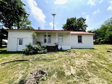 Exterior - 724 E South Ave, Harrison, AR 72601 photo 2 of 3