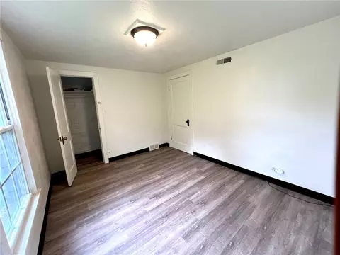 Bedroom - 724 E South Ave, Harrison, AR 72601 photo 2 of 2