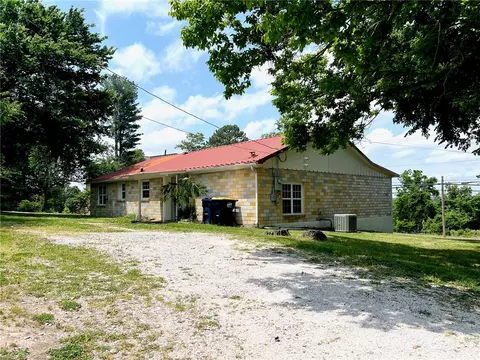 724 E South Ave, Harrison, AR 72601
