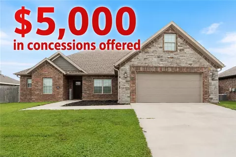 201 Pin Oak St, Gentry, AR 72734