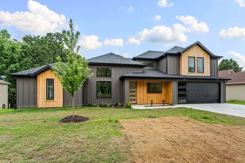 7 Grampian Dr, Bella Vista, AR 72715