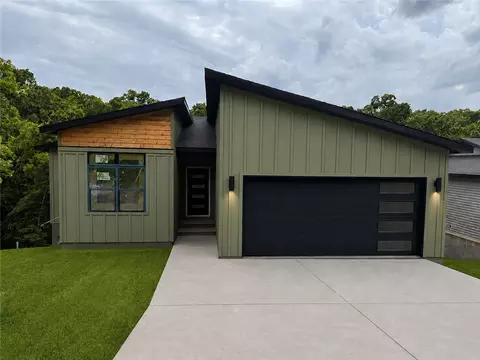 5 Fields Cir, Bella Vista, AR 72715