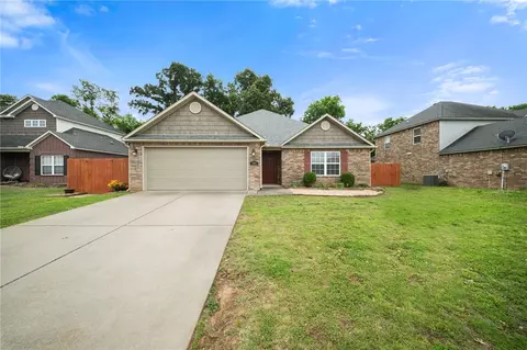 1502 W Kelley Dr, Rogers, AR 72756