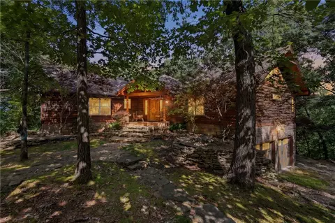 2046 County Road 116, Eureka Springs, AR 72631