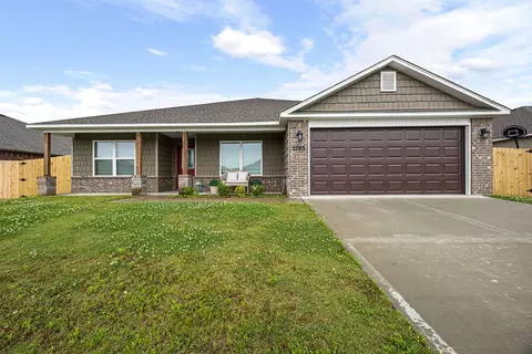 2783 W Mclaren Dr, Fayetteville, AR 72704