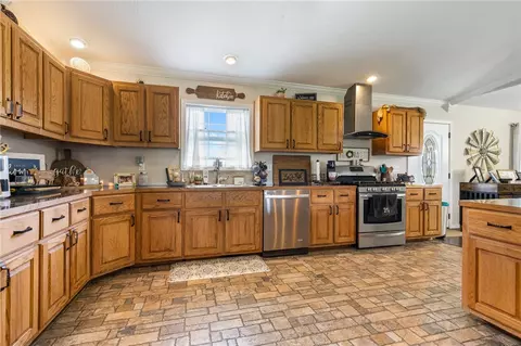 Kitchen - 83 Old Carpenter Ln, Harrison, AR 72601 photo 5 of 5