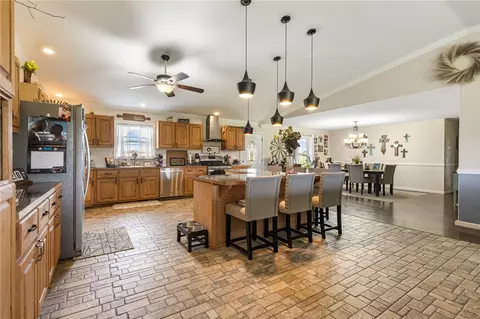 Kitchen - 83 Old Carpenter Ln, Harrison, AR 72601 photo 3 of 5