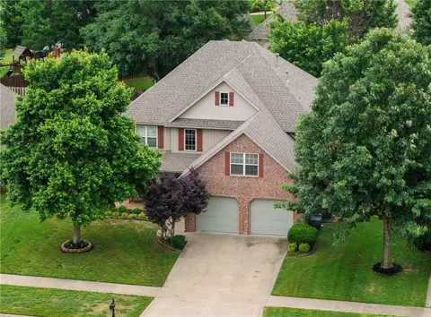 4299 W Morning Mist Dr, Fayetteville, AR 72704