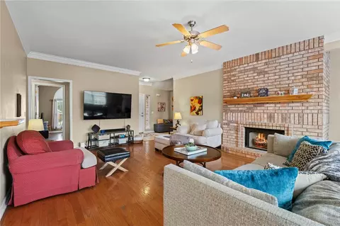 Living - 3099 Eagle Crest Cir, Springdale, AR 72762 photo 2 of 2