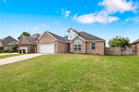 Exterior - 3099 Eagle Crest Cir, Springdale, AR 72762 photo 2 of 6