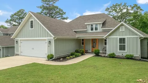 16 Hambleton Dr, Bella Vista, AR 72714