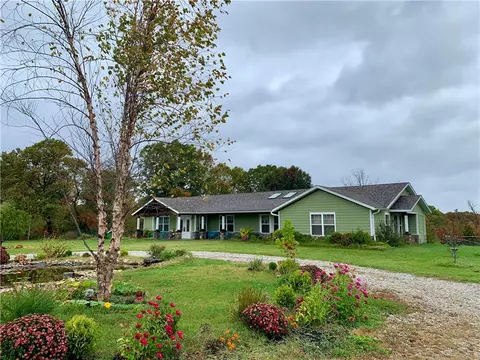 10046 Spanker Creek Rd, Bentonville, AR 72712