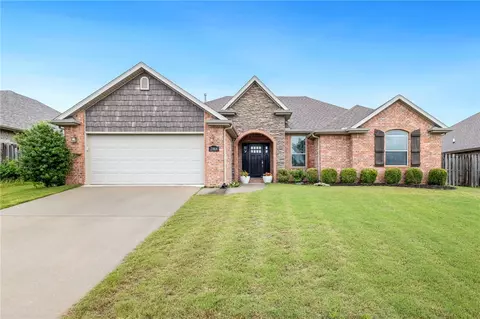 2864 W Featherock Way, Fayetteville, AR 72704