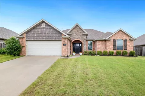 2864 W Featherock Way, Fayetteville, AR 72704