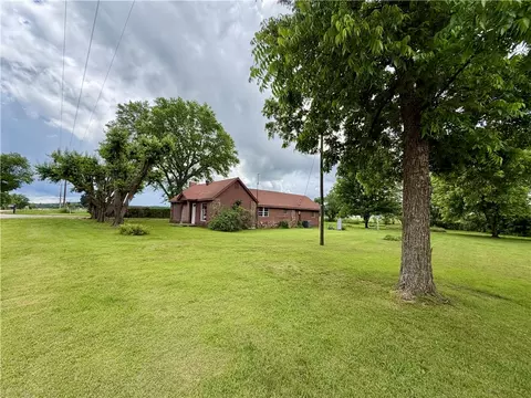 14077 Highway 72, Garfield, AR 72732