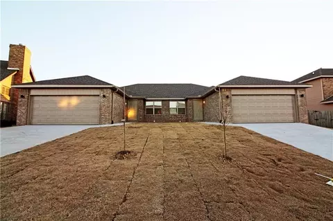 5003 SW Fieldstone Blvd #1&2, Bentonville, AR 72712
