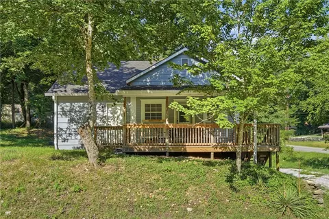 2 Fuller St, Eureka Springs, AR 72632