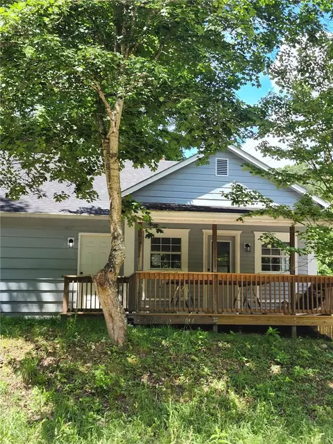 2 Fuller St, Eureka Springs, AR 72632