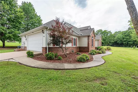 Exterior - 735 Mcknight Ave, West Fork, AR 72774 photo 4 of 10
