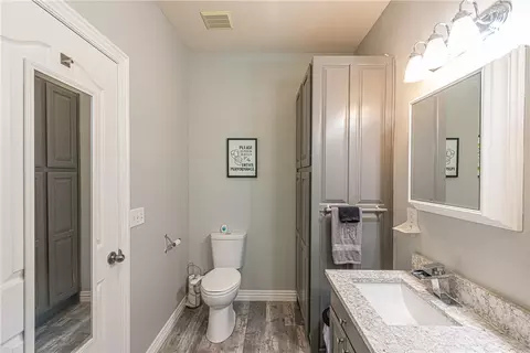 Bath - 735 Mcknight Ave, West Fork, AR 72774 photo 2 of 4
