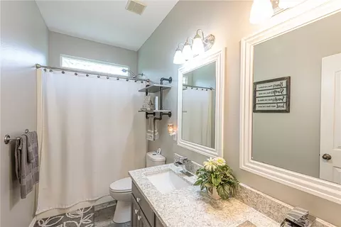 Bath - 735 Mcknight Ave, West Fork, AR 72774 photo 3 of 4