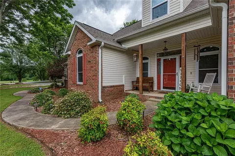 Exterior - 735 Mcknight Ave, West Fork, AR 72774 photo 5 of 10