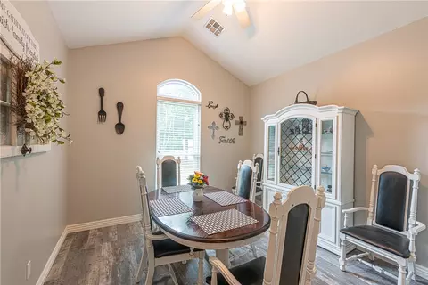 Dining - 735 Mcknight Ave, West Fork, AR 72774 photo 1 of 2
