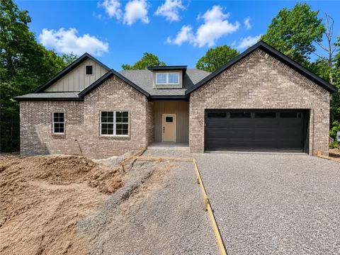 77 Argyll Dr, Bella Vista, AR 72715