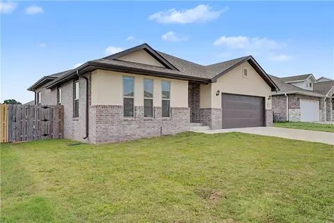 Exterior - 2040 Periwinkle Pl, Centerton, AR 72719 photo 4 of 4
