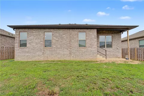 Exterior - 2040 Periwinkle Pl, Centerton, AR 72719 photo 3 of 4