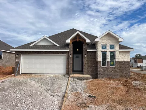 2711 Buckside St, Springdale, AR 72762