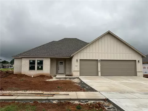 137 N Panther Ave, Farmington, AR 72730