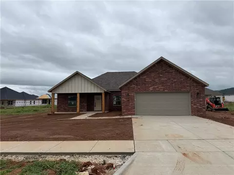 140 N Bloodhound Ave, Farmington, AR 72730