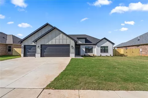 165 N Box Turtle Ave, Farmington, AR 72730