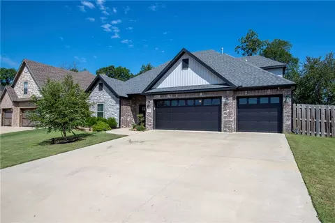 4304 SW Plumley Ave, Bentonville, AR 72713