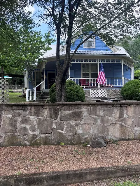 502 N Rock St, Yellville, AR 72687