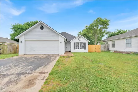2385 Bering Pl, Springdale, AR 72764