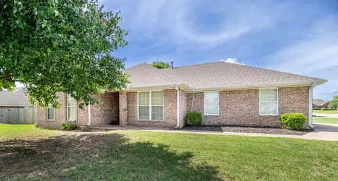800 Custer St, Prairie Grove, AR 72753